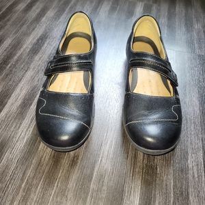 Womens Clarks Artisan unstructured Black Mary Jane leather flats Size 7.5 M